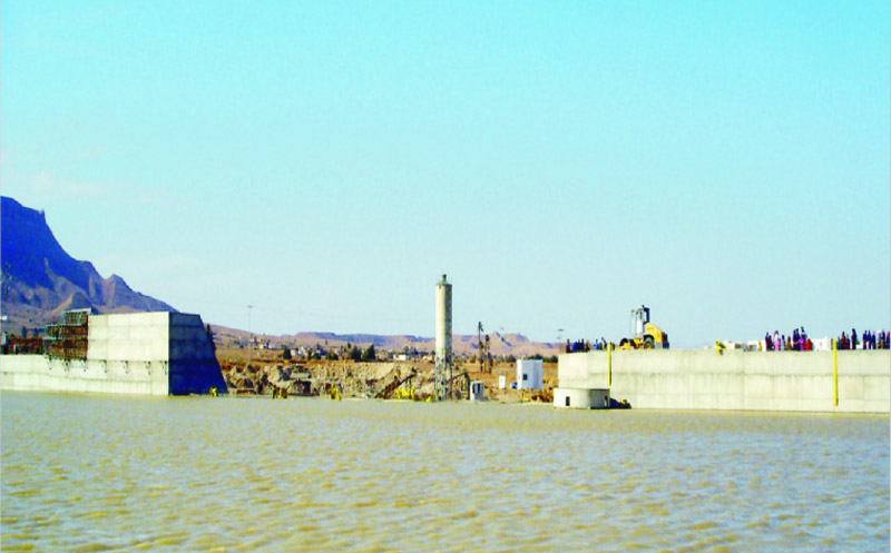 30、突尼斯達(dá)巴卜蓄水壩.JPG